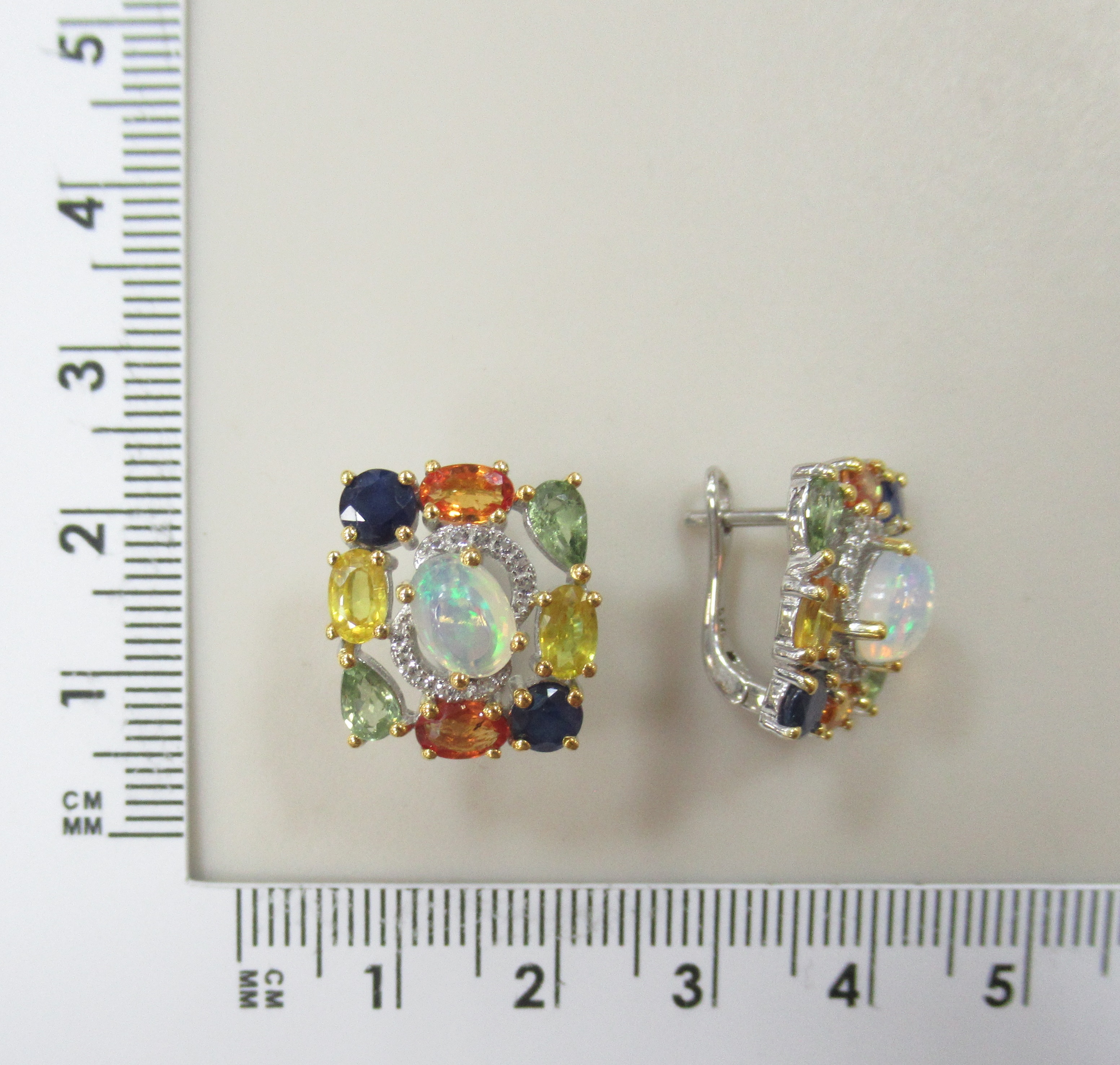 Серебряные серьги с опалами и мультисапфирами